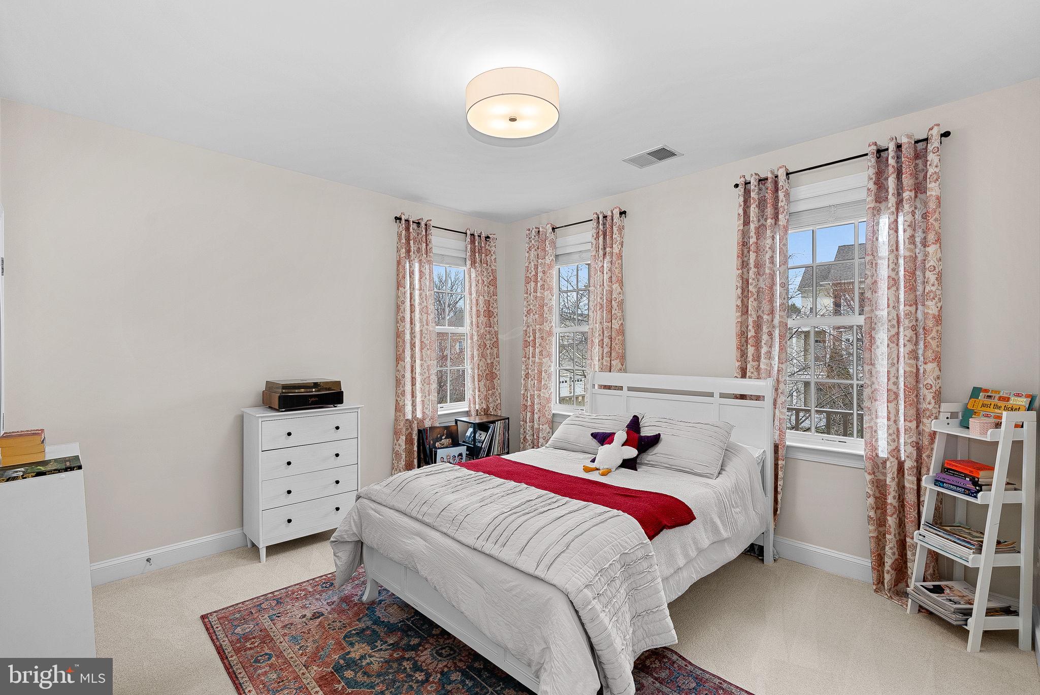 LANSDOWNE ON THE POTOMAC - Residential