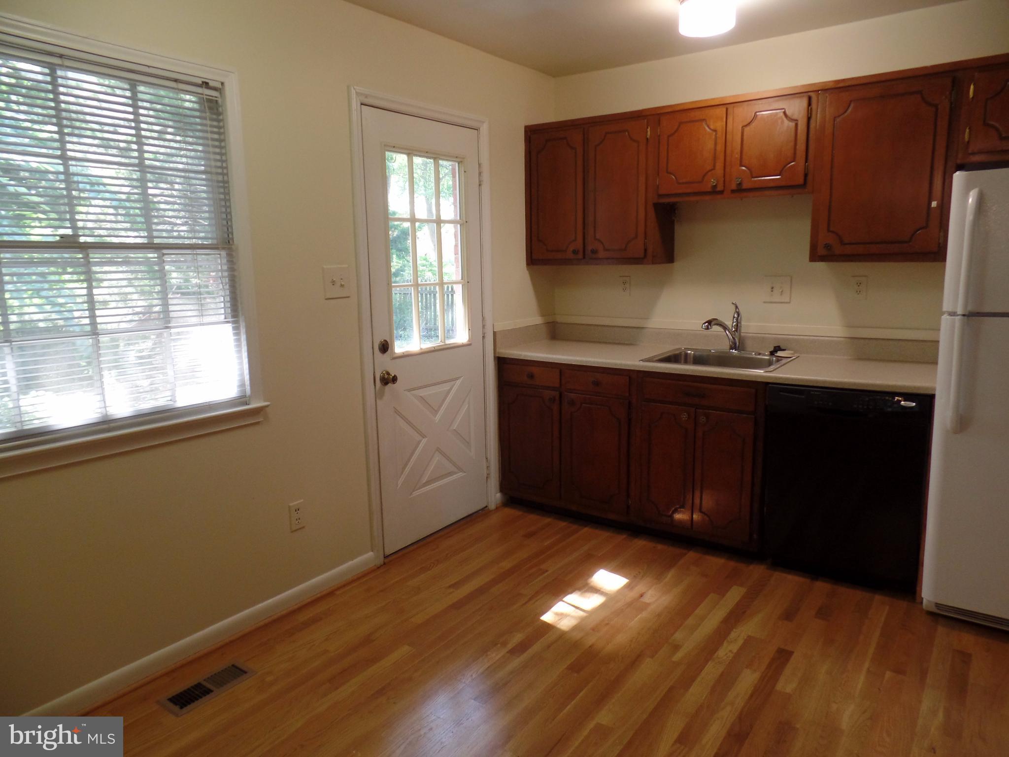 LEELAND PARK - Residential Lease