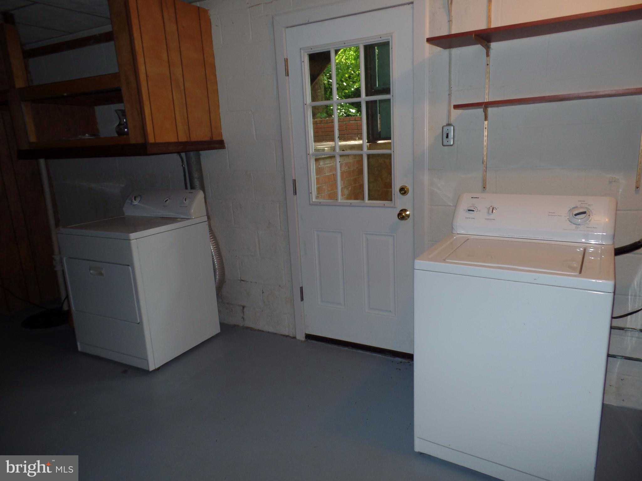 LEELAND PARK - Residential Lease