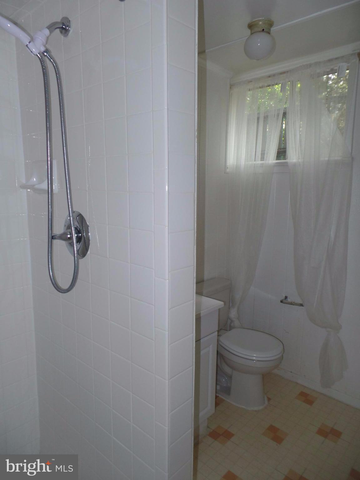 LEELAND PARK - Residential Lease