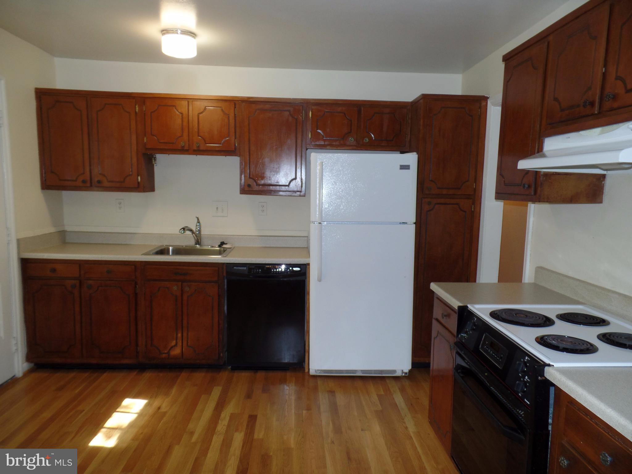 LEELAND PARK - Residential Lease