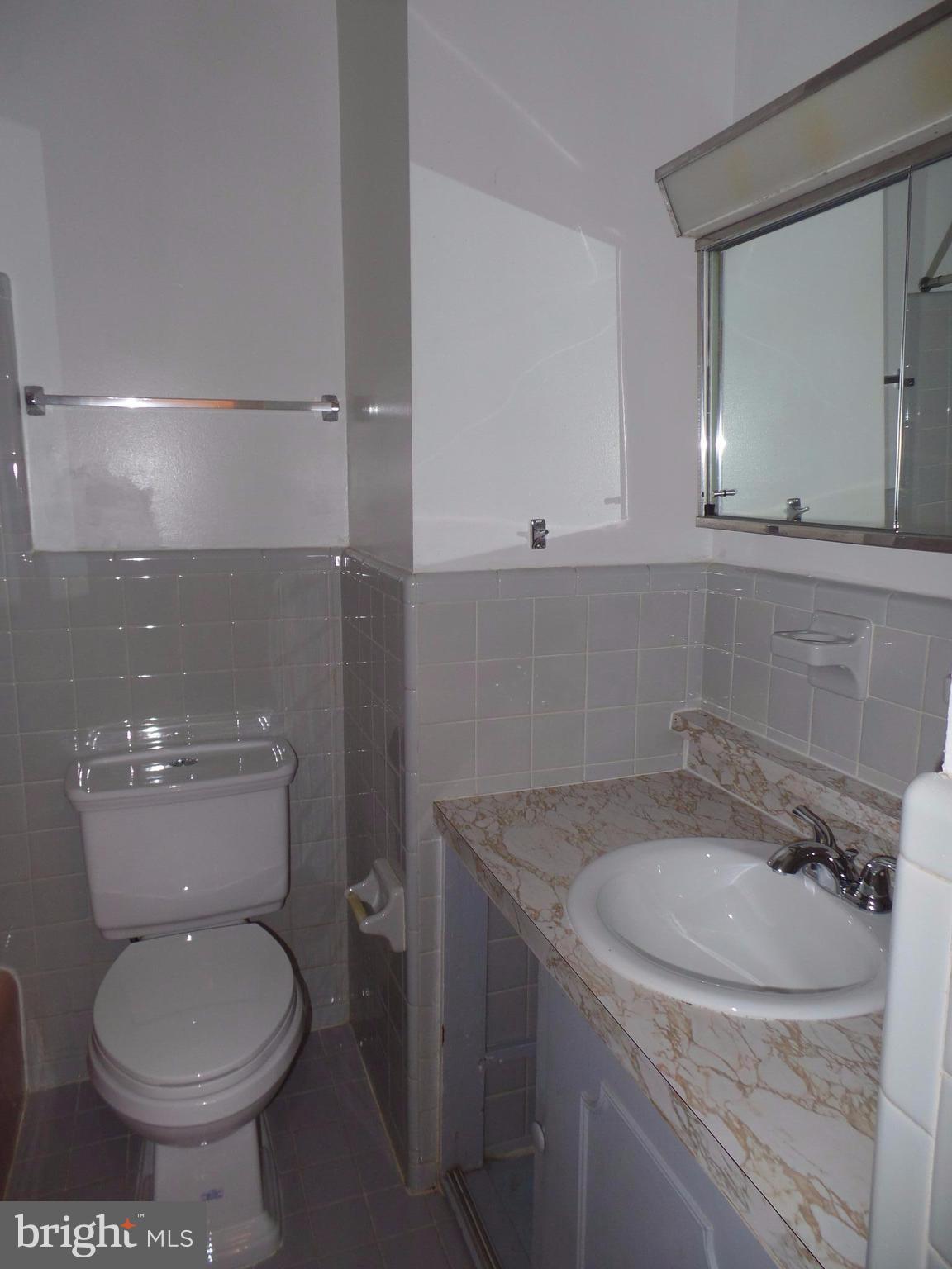 LEELAND PARK - Residential Lease