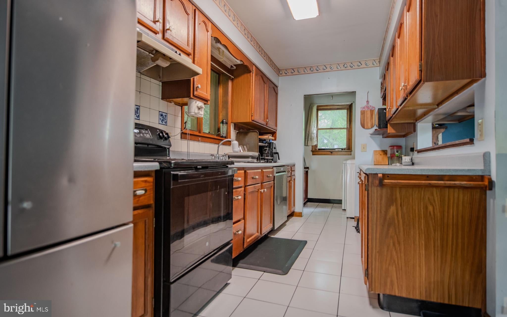 104 W FIREHALL ROAD