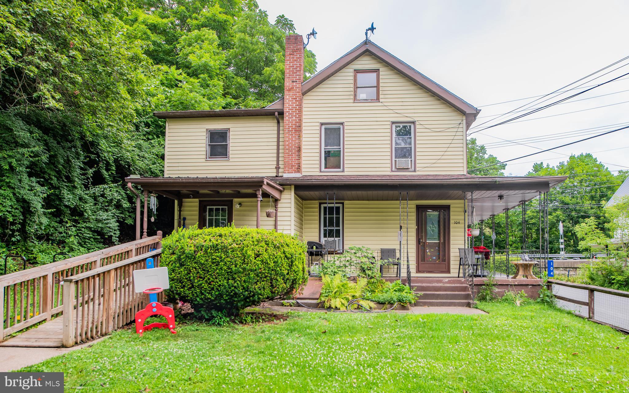 104 W FIREHALL ROAD