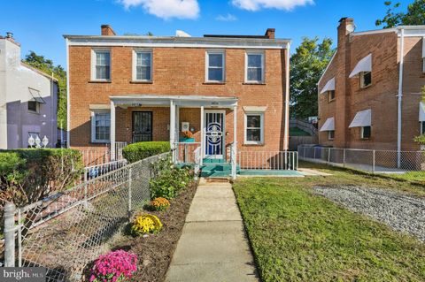 4614 B STREET SE WASHINGTON DC 20019