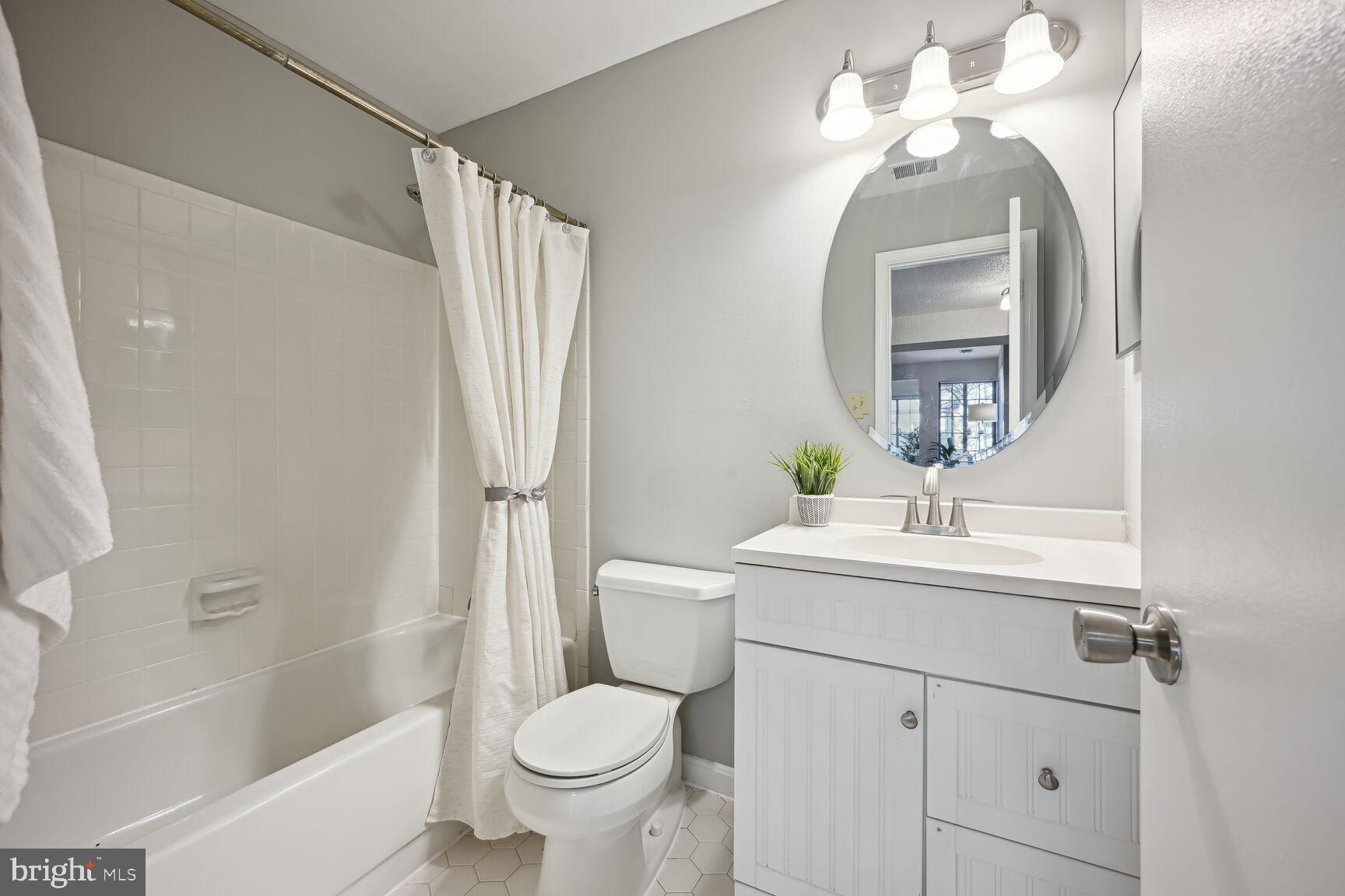 THE TIERS OF LAUREL LAKE - Residential