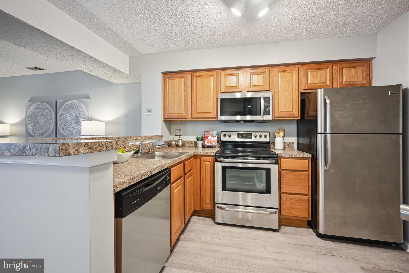 THE TIERS OF LAUREL LAKE - Residential