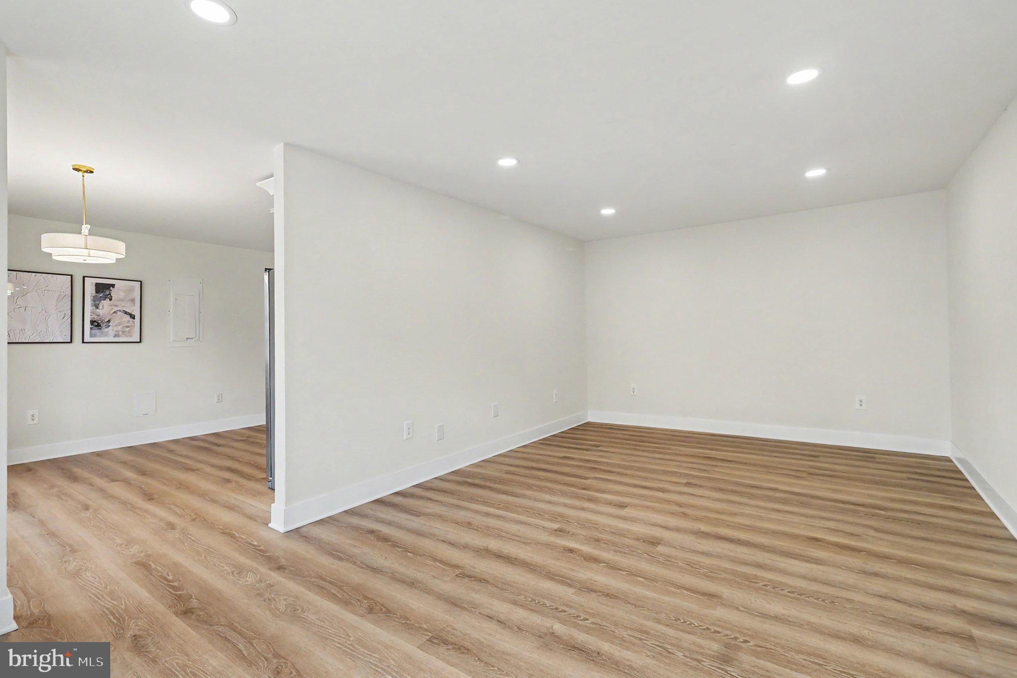 WHITPAIN HILLS - Residential