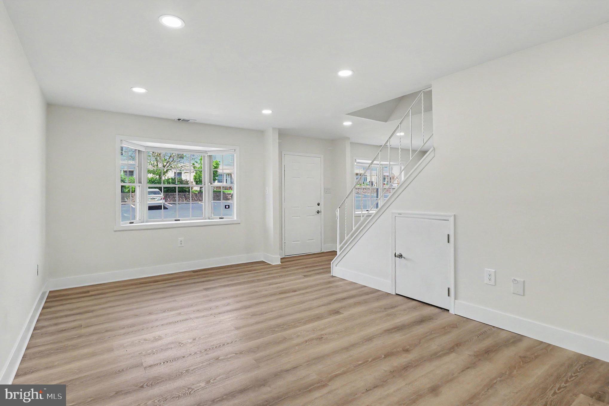 WHITPAIN HILLS - Residential