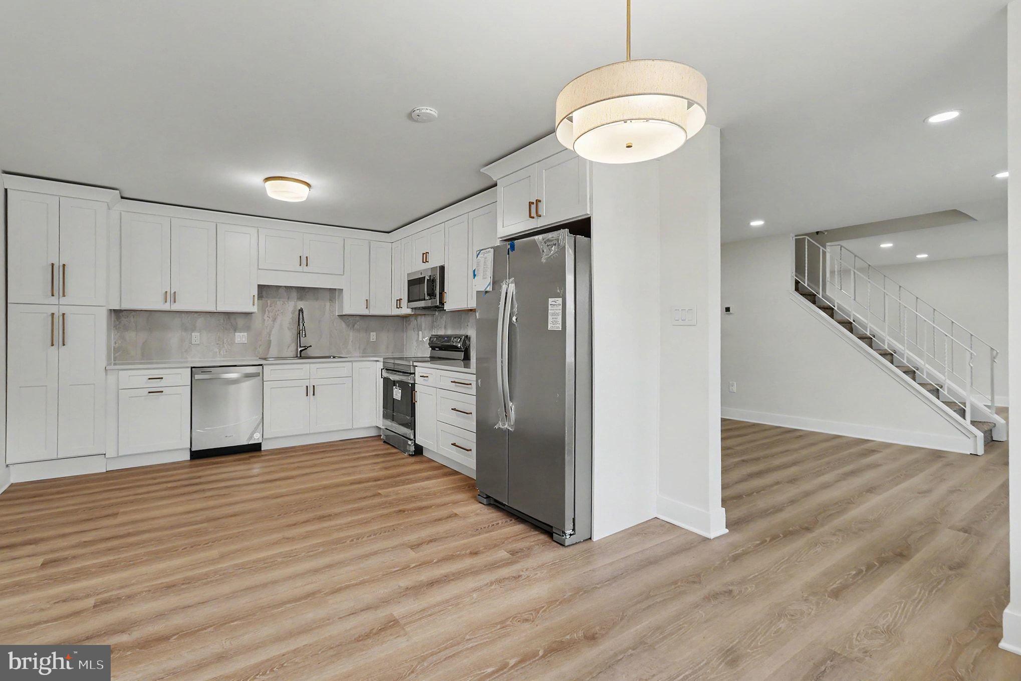 WHITPAIN HILLS - Residential