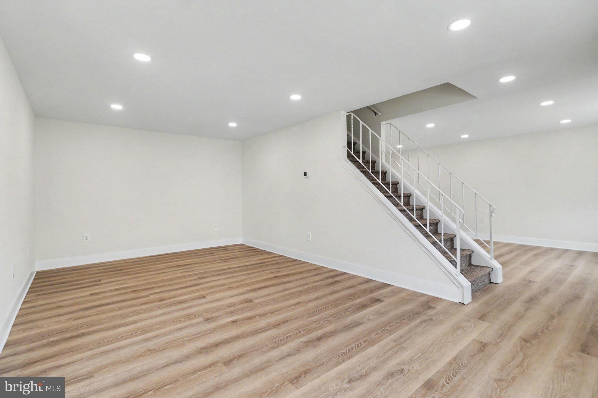 WHITPAIN HILLS - Residential
