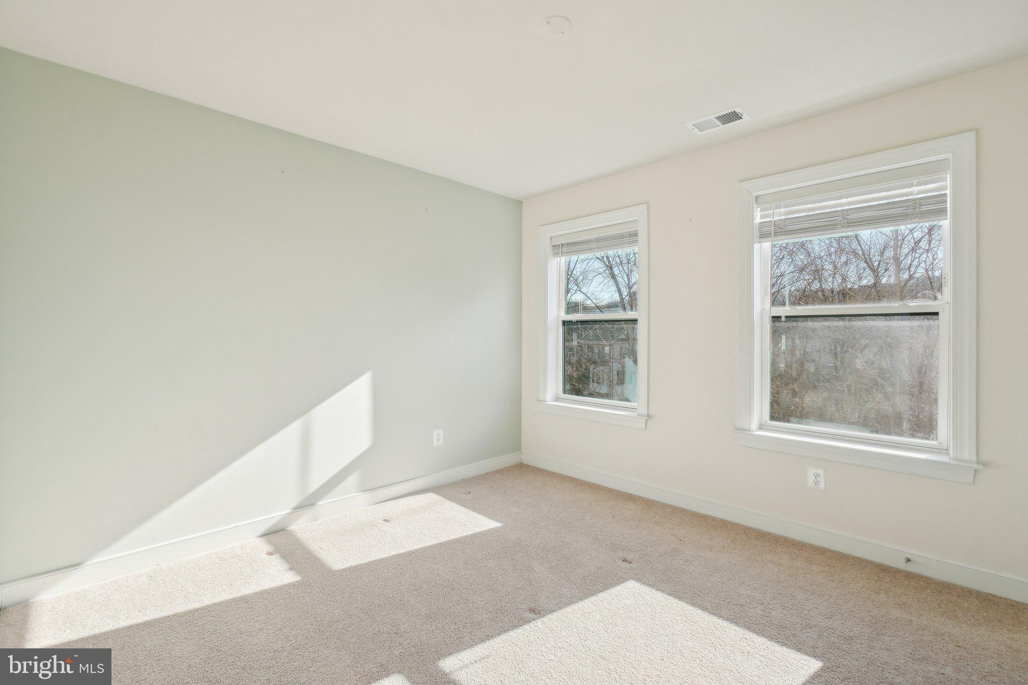 HUNTINGTON CROSSING - Residential Lease