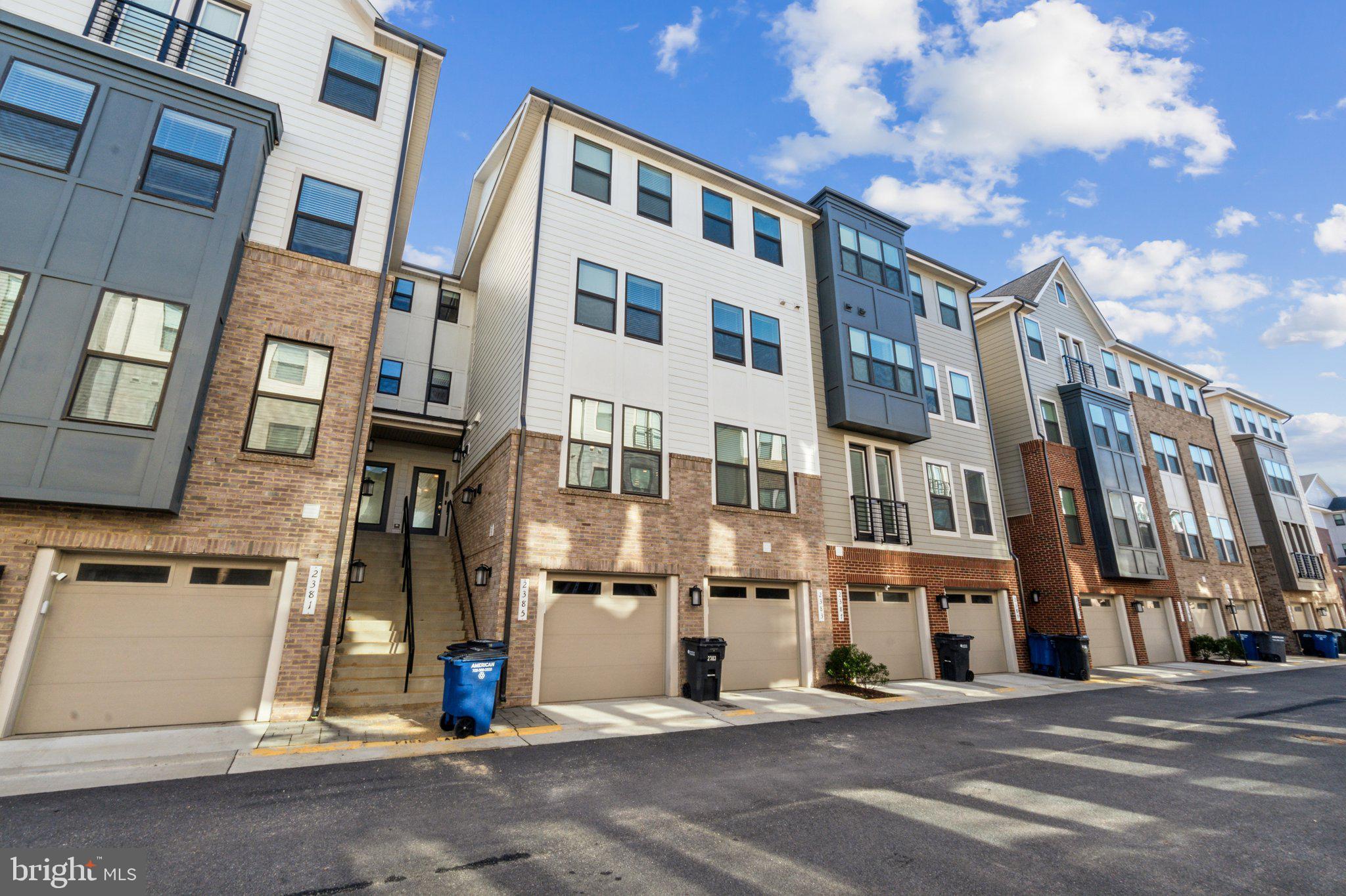 HUNTINGTON CROSSING - Residential Lease