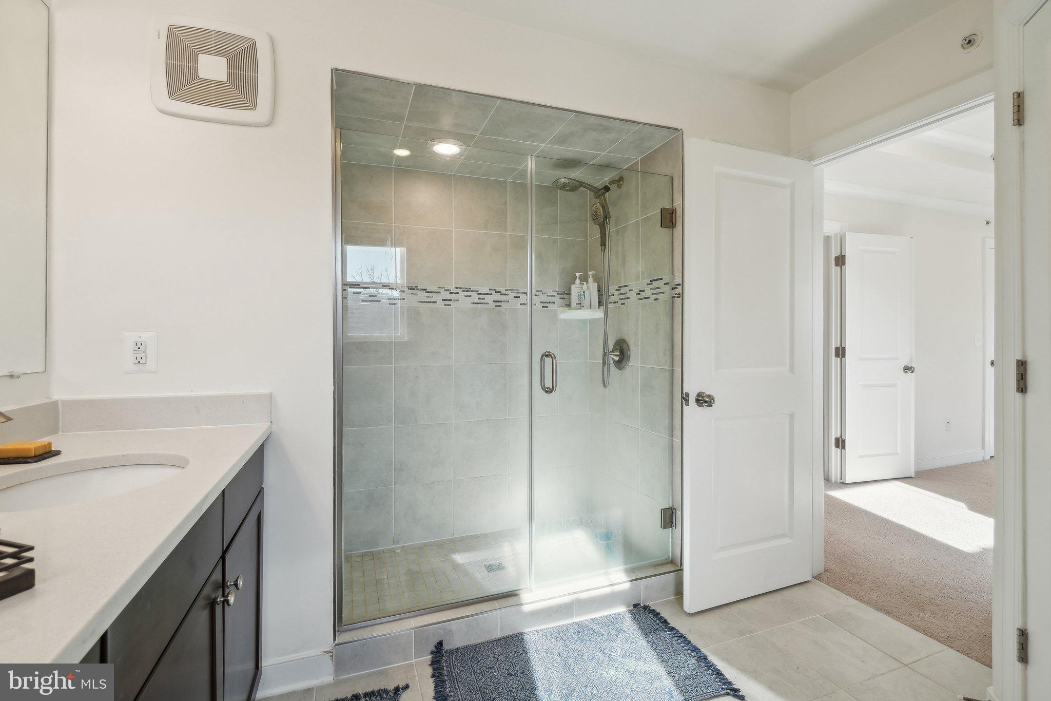 HUNTINGTON CROSSING - Residential Lease