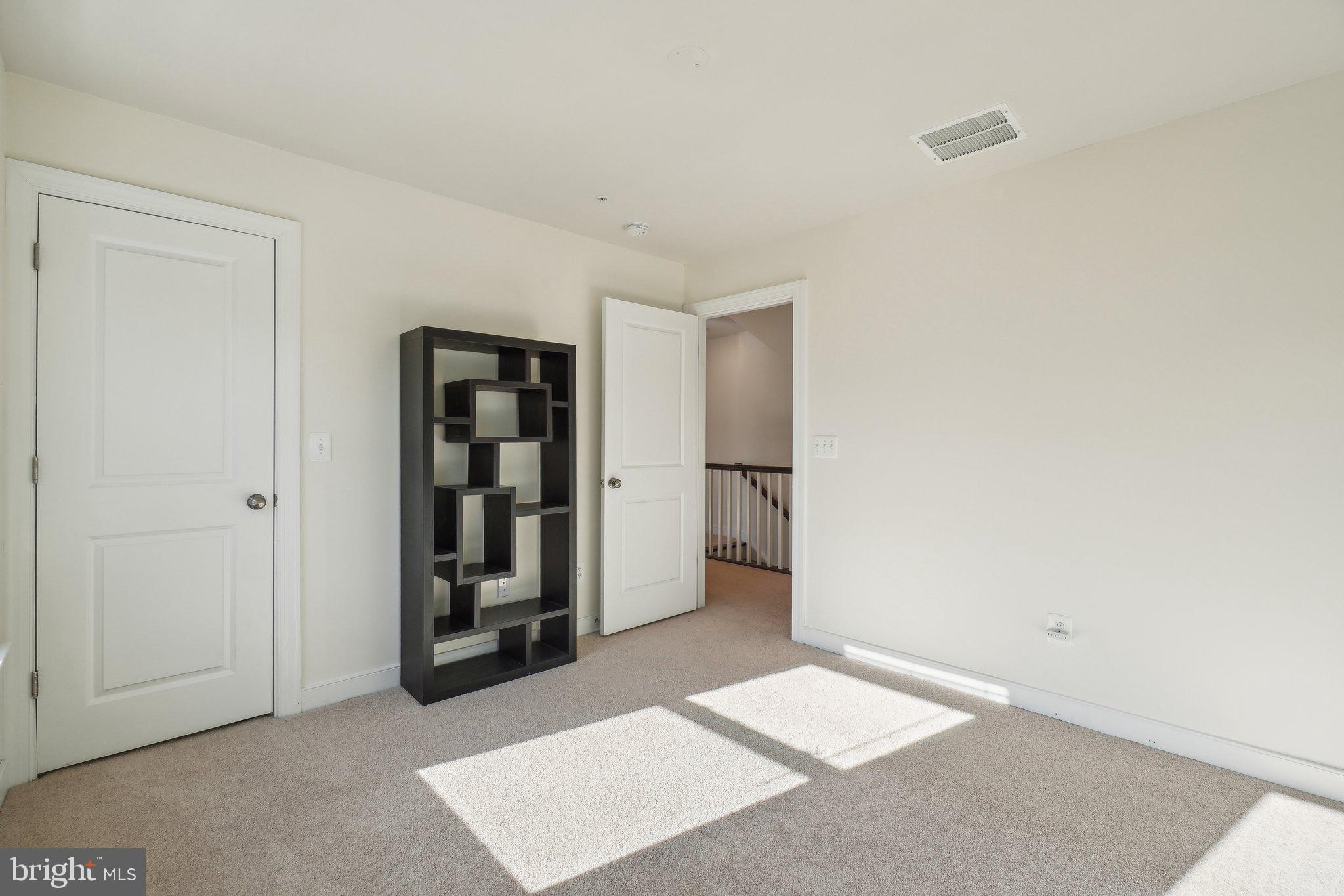 HUNTINGTON CROSSING - Residential Lease