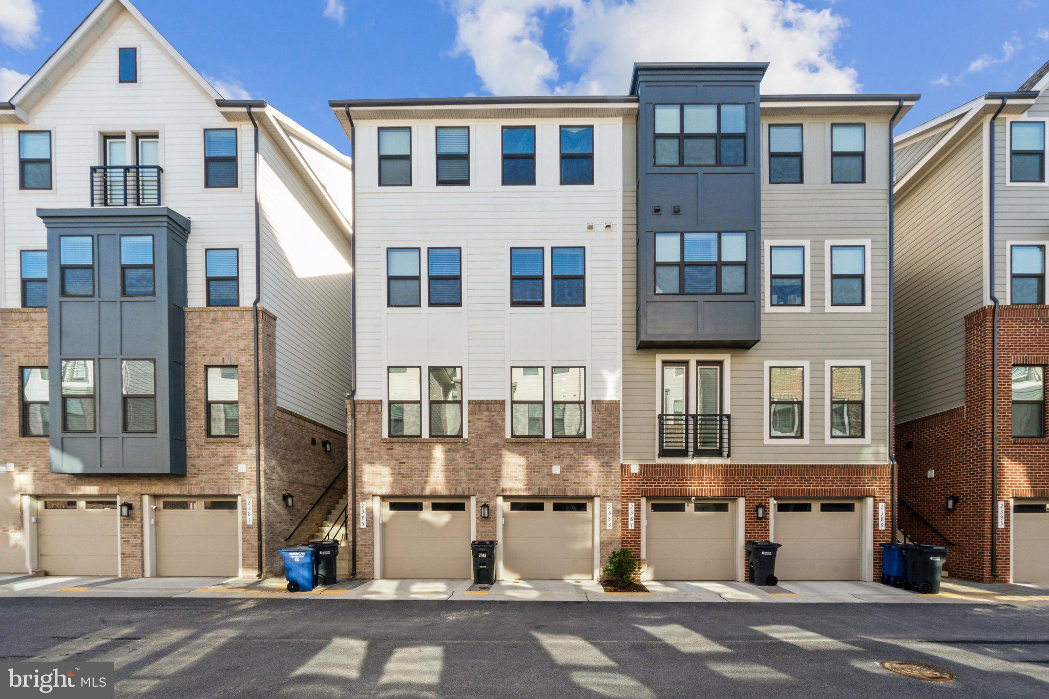 HUNTINGTON CROSSING - Residential Lease