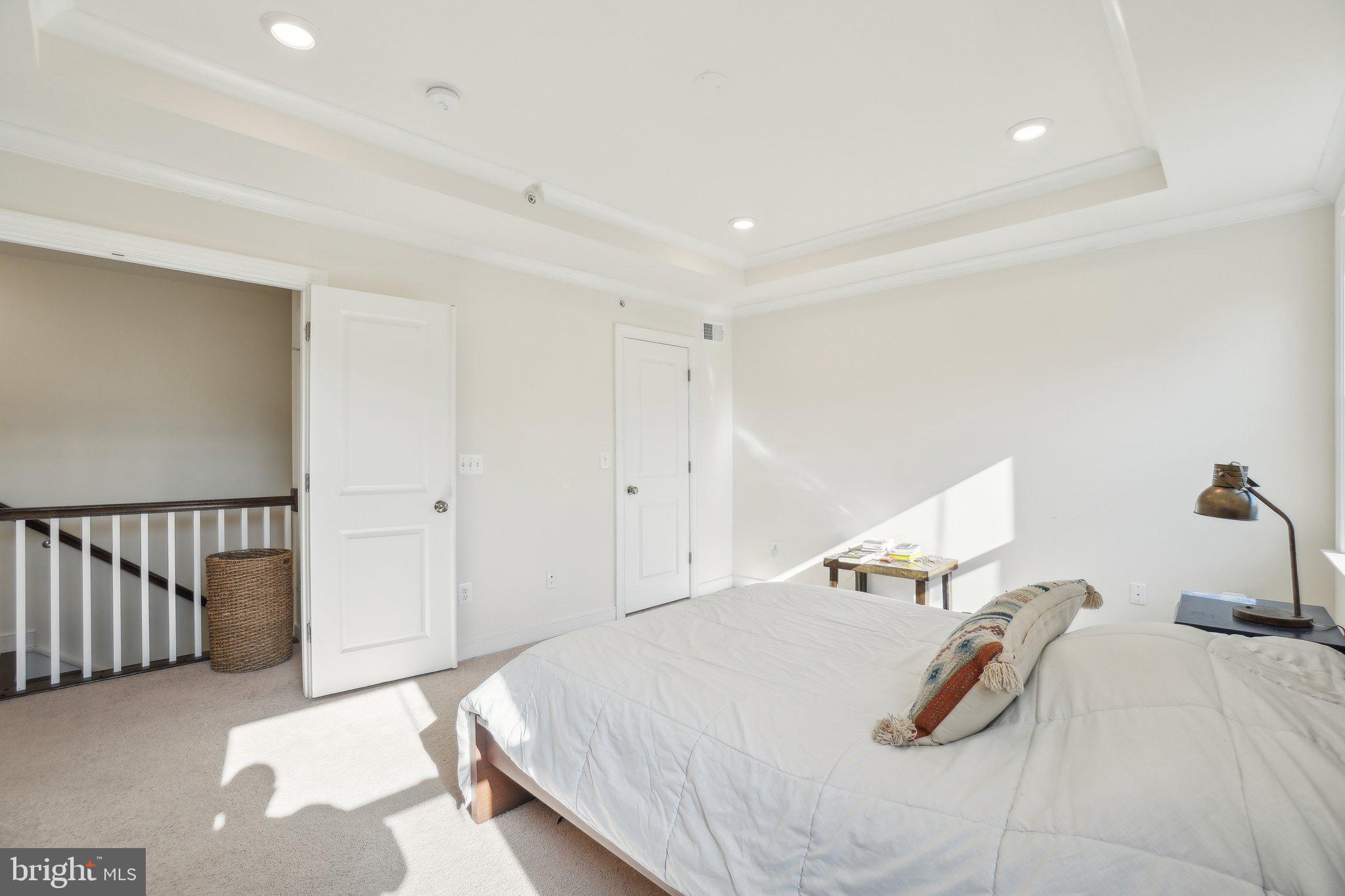 HUNTINGTON CROSSING - Residential Lease