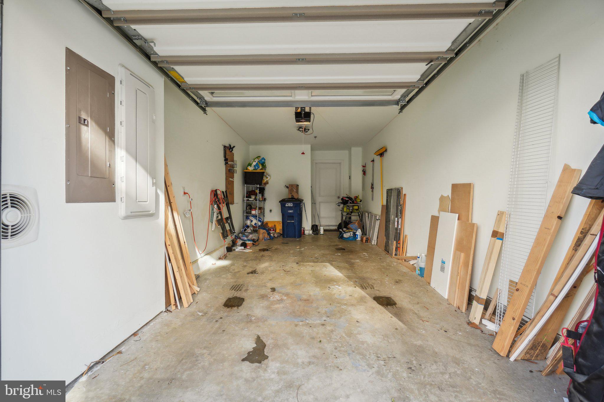 HUNTINGTON CROSSING - Residential Lease