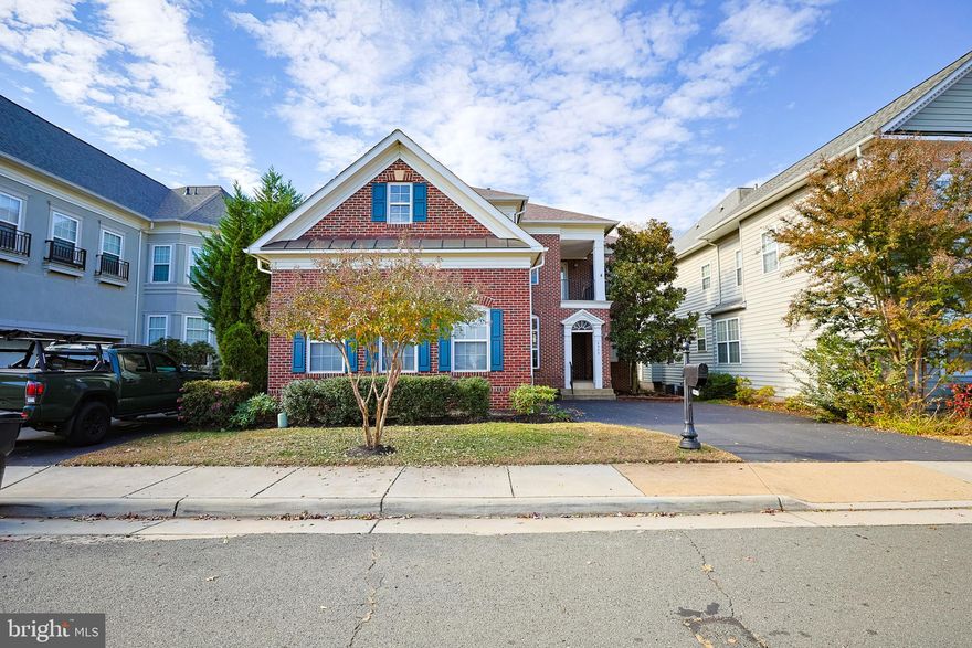 BEAUTIFUL GARNET MODEL BY AIRSTON HOMES LOCATED IN SOUGHT AFTER COMMUNITY OF SUMNER LAKE....GREAT COMMUTER LOCATION, AND MINUTES FROM VRE!***WITH OVER 4,100 SF AND 4 BEDROOMS/4.5 BATHS ON 3 FINISHED LEVELS, THIS HOME HAS SPACE FOR ALL!***UPGRADES THROUGHOUT INCLUDING HARDWOODS ON MAIN AND UPPER LEVELS AND CUSTOM NEUTRAL PAINT THROUGHOUT***THE MAIN LEVEL FEATURES GOURMET KITCHEN WITH GRANITE, TOP OF THE LINE SS APPLIANCES, AND LARGE PANTRY; PRIVATE OFFICE; SPACIOUS FORMAL DINING ROOM; AND LARGE FAMILY ROOM W/COZY GAS FIREPLACE***THE UPPER LEVEL BOASTS OVERSIZED BEDROOMS, INCLUDING OWNERS RETREAT WITH 2 WALK-IN CLOSETS AND LUXURY BATH; SECOND EN-SUITE BEDROOM; AND THIRD AND FOURTH BEDROOMS SHARING THE HALL BATH***THE LOWER LEVEL IS A DELIGHT, WITH LARGE RECREATION ROOM; ADDITIONAL FLEX ROOM; LARGE LAUNDRY ROOM; FULL BATH, AND WALK-UP TO LANDSCAPED AND FENCED BACKYARD, WHERE YOU'LL ESPECIALLY LOVE THE DOUBLE-TIERED DECK, ENCLOSED PORCH, AND MAIN LEVEL PATIO!!