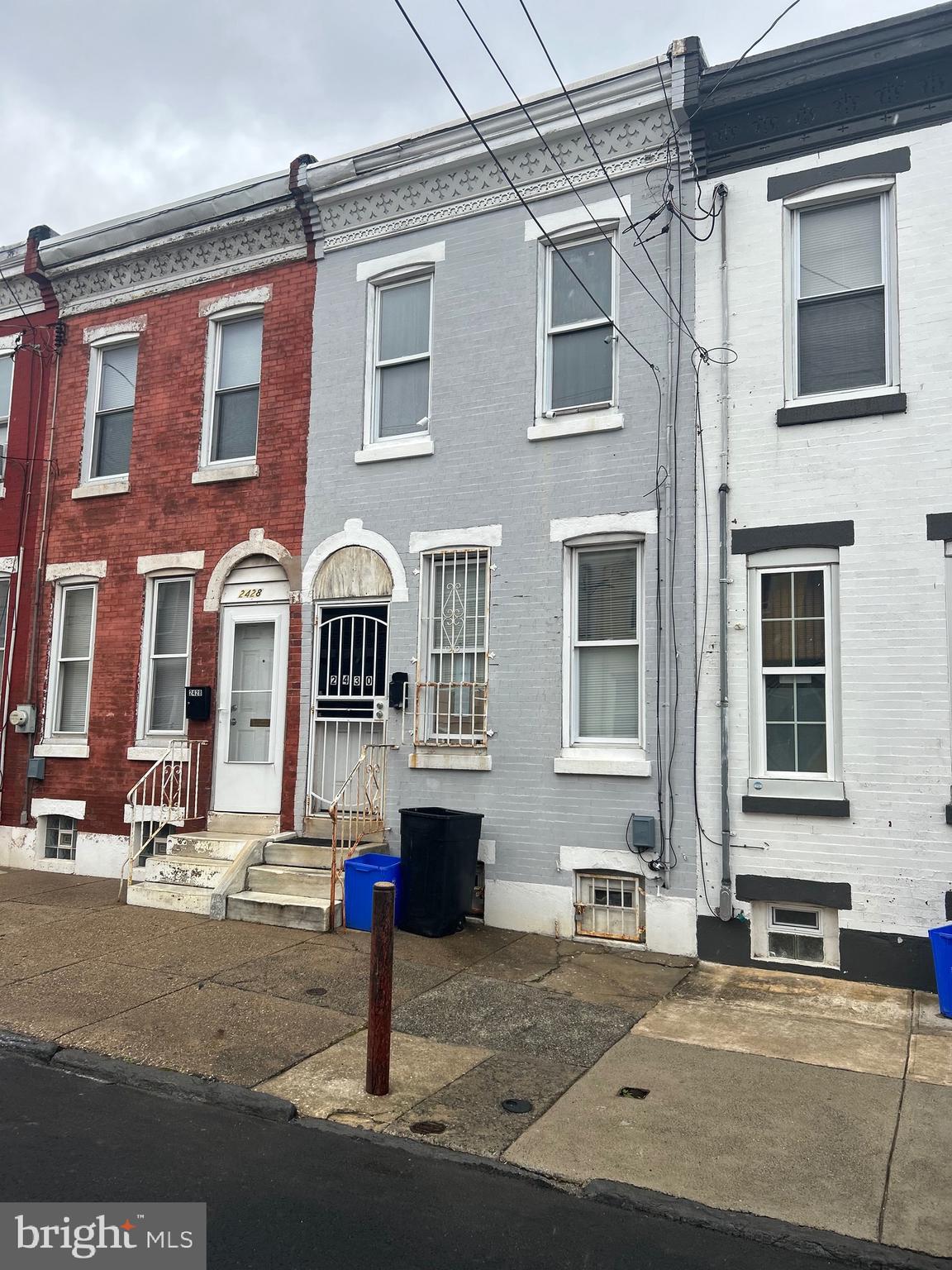 Investor special! This 2-bedroom, 1.5-bath home is full of potential and ready for your vision. Located in a fast-developing area surrounded by new construction and renovated properties, this is the perfect opportunity to add value and build equity.
The property offers a solid layout with generous room sizes. With some TLC, this home could be transformed into a profitable flip, long-term rental, or even a great primary residence.
Whether you’re an experienced investor or just getting started, this is a great chance to get into a hot neighborhood at an affordable price.
Sold as-is. Bring your contractor and imagination—this one won’t last!