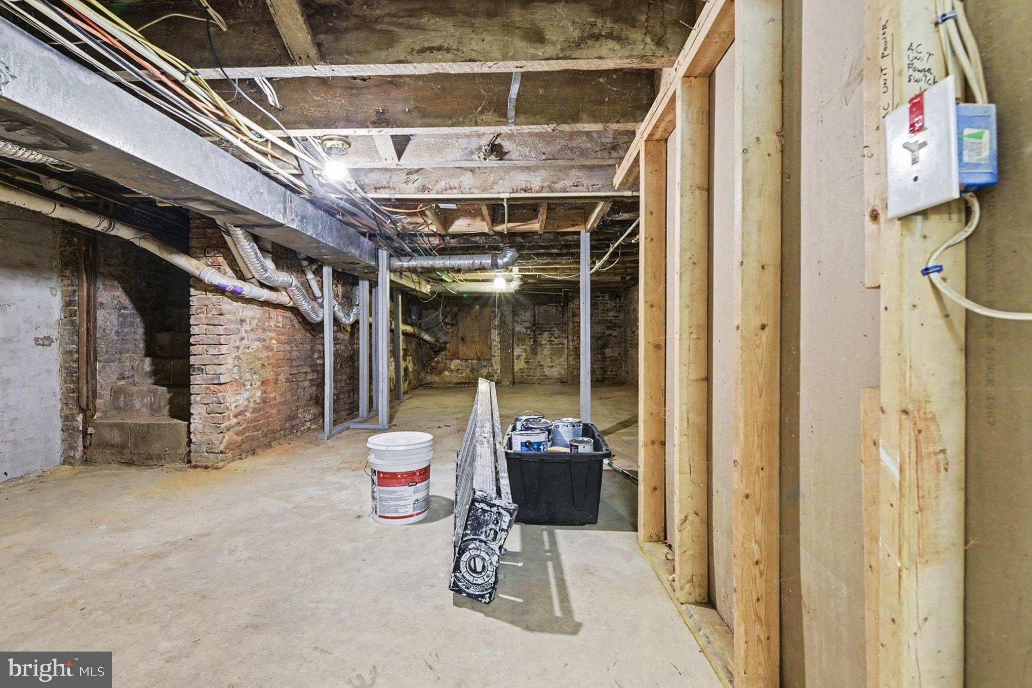 JOHNSTON SQUARE - Residential