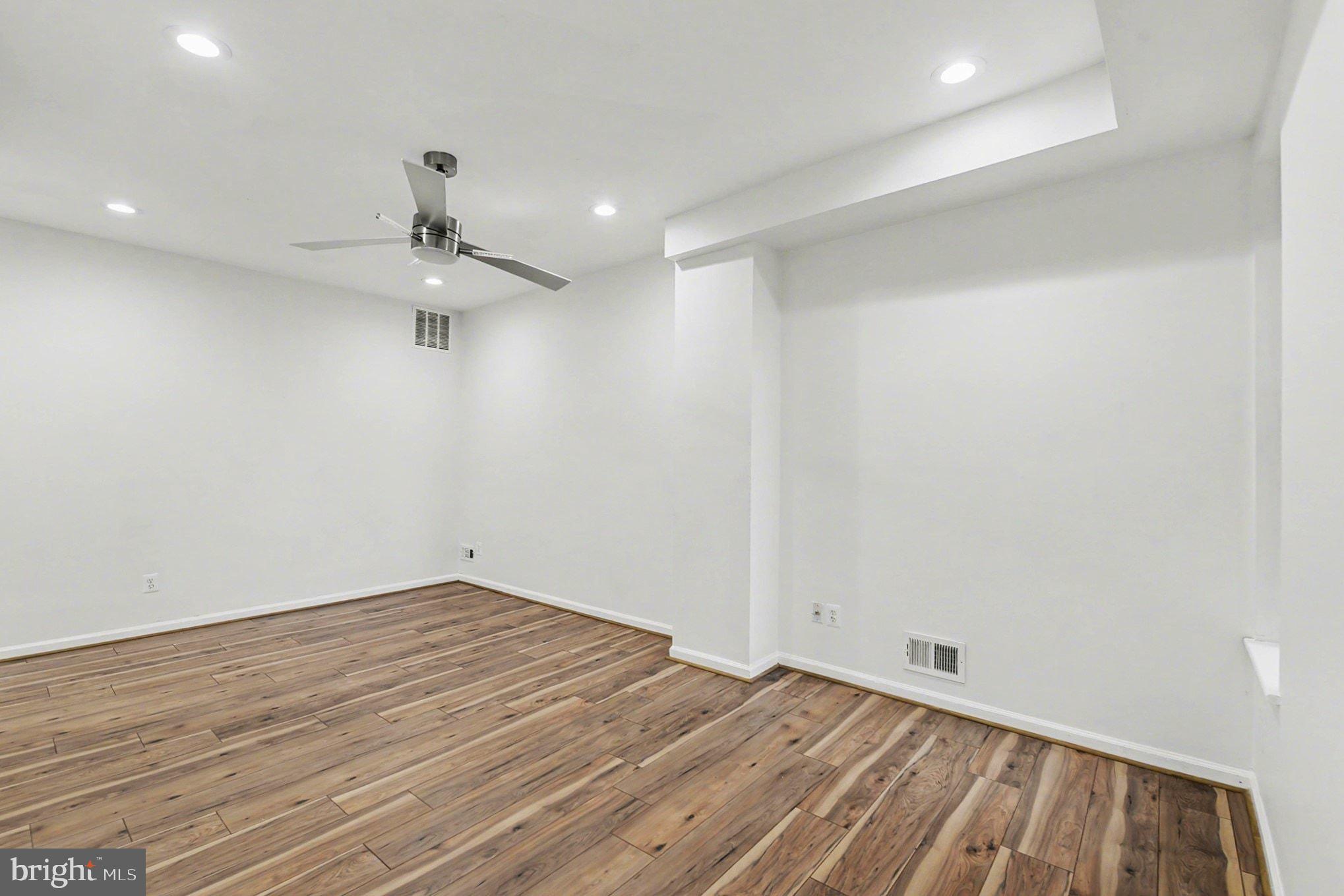 JOHNSTON SQUARE - Residential