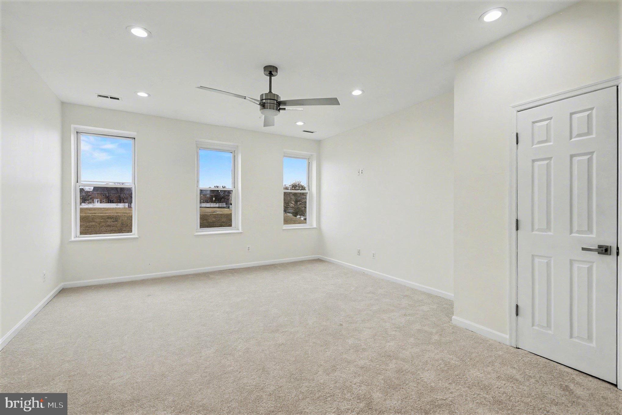 JOHNSTON SQUARE - Residential