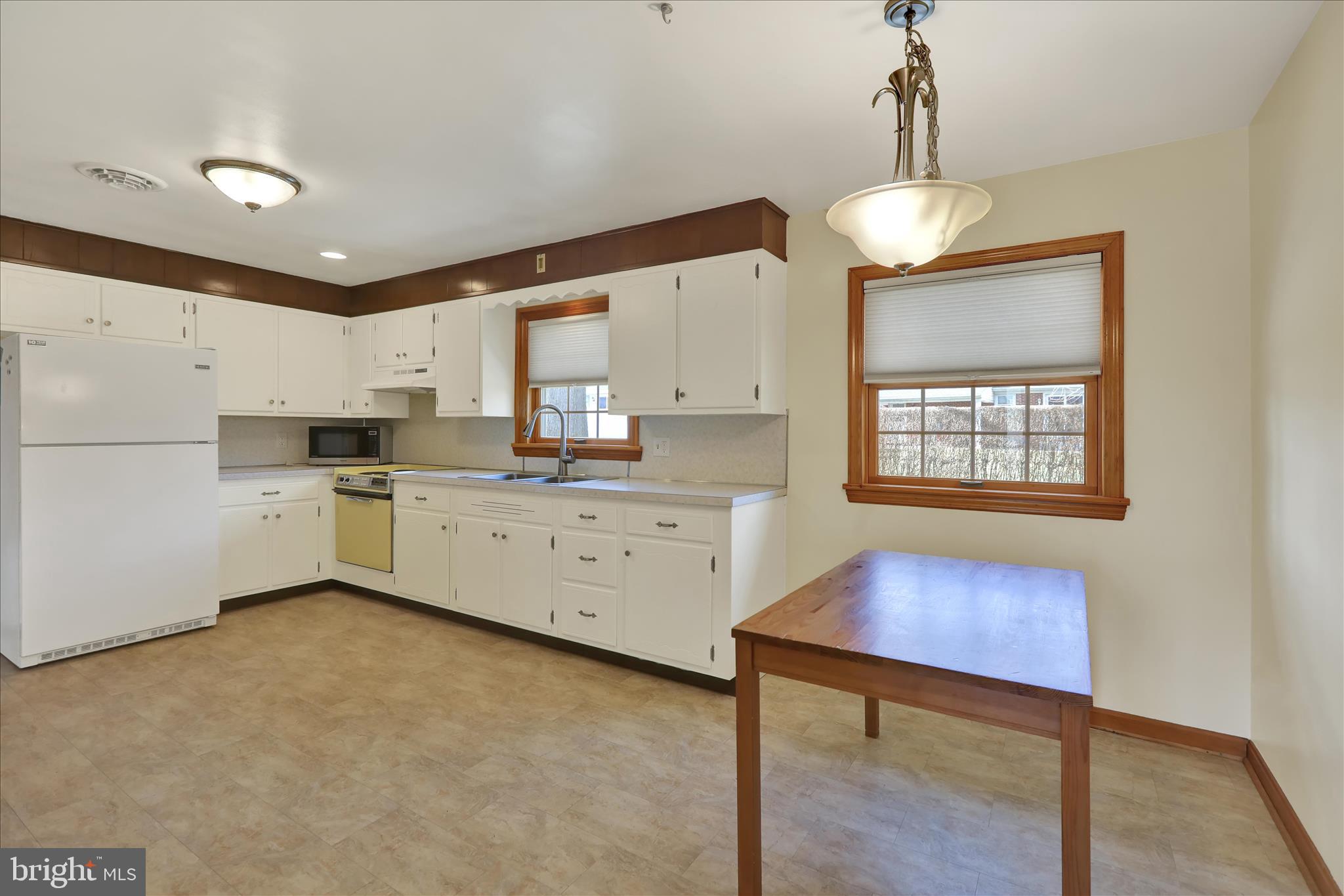 EAST PETERSBURG - Residential