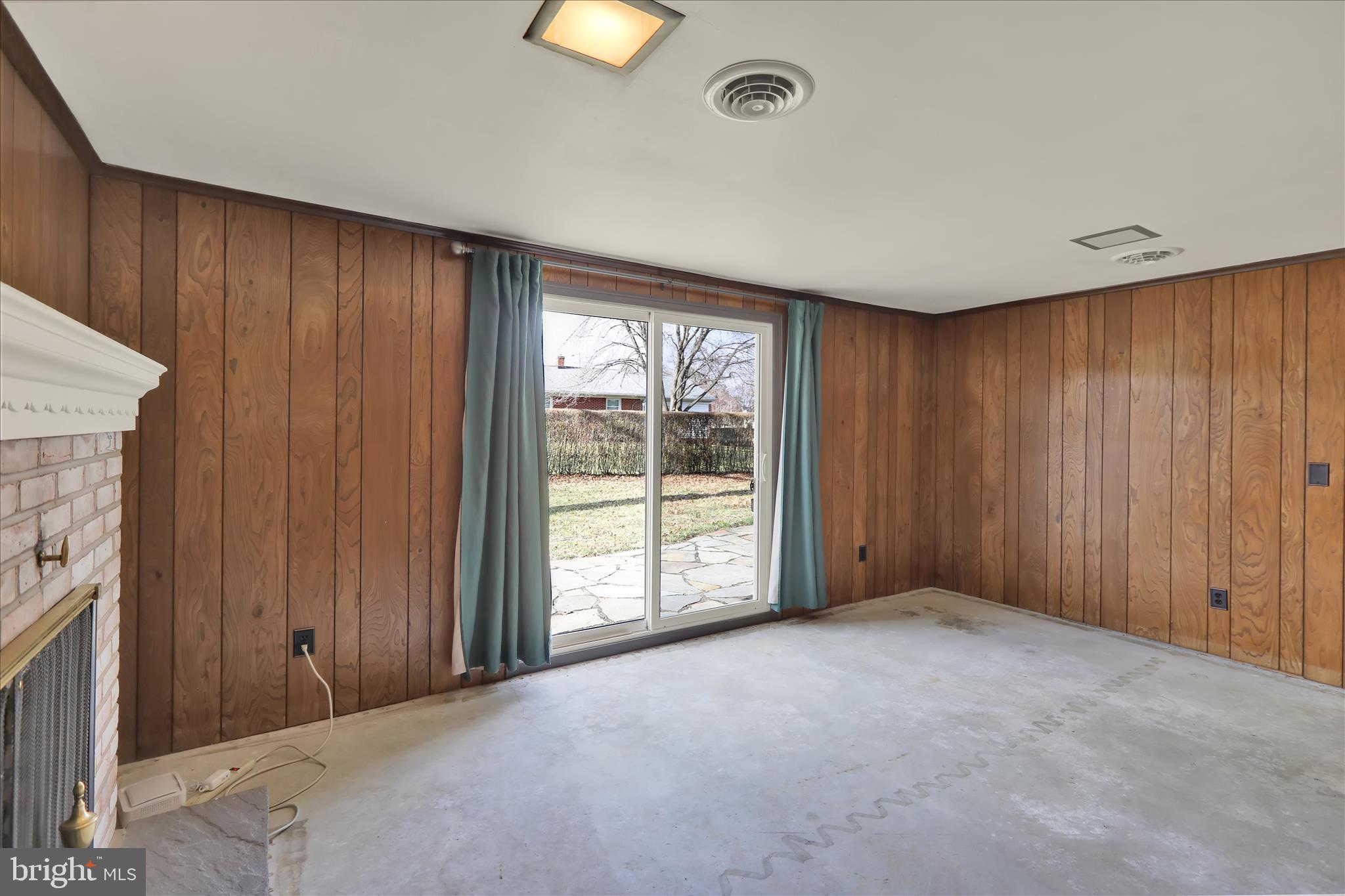 EAST PETERSBURG - Residential