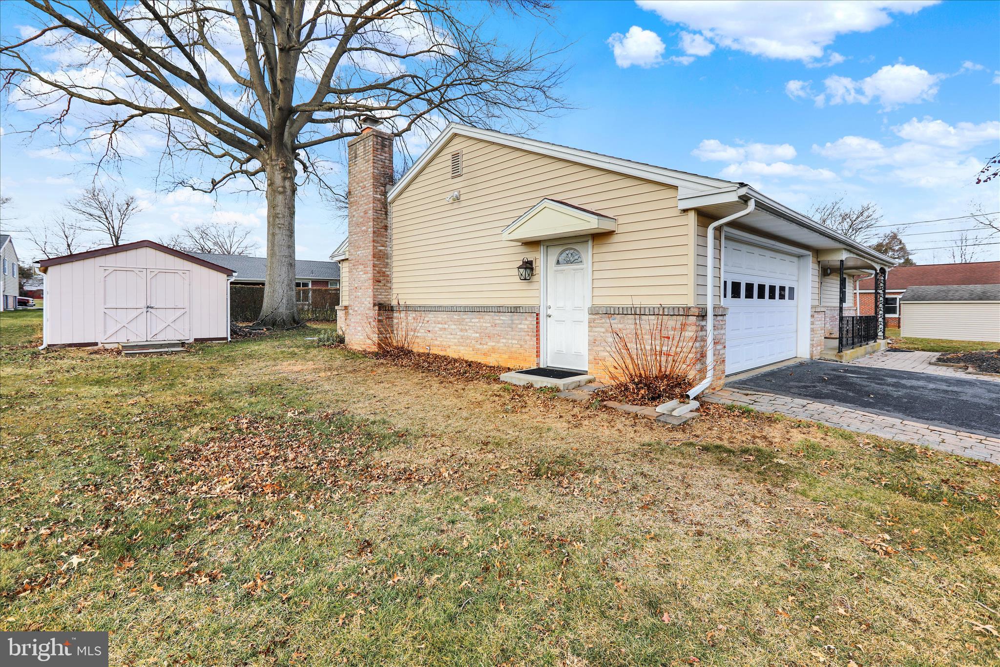 EAST PETERSBURG - Residential