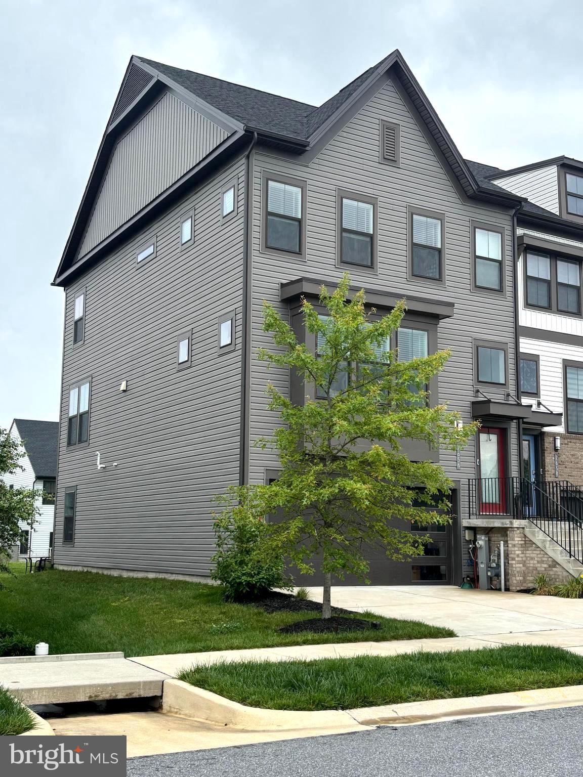 7656 QUARTZITE LANE