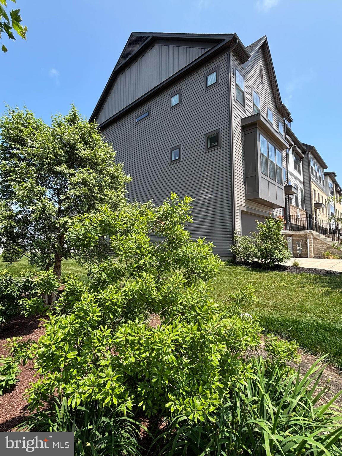 7656 QUARTZITE LANE