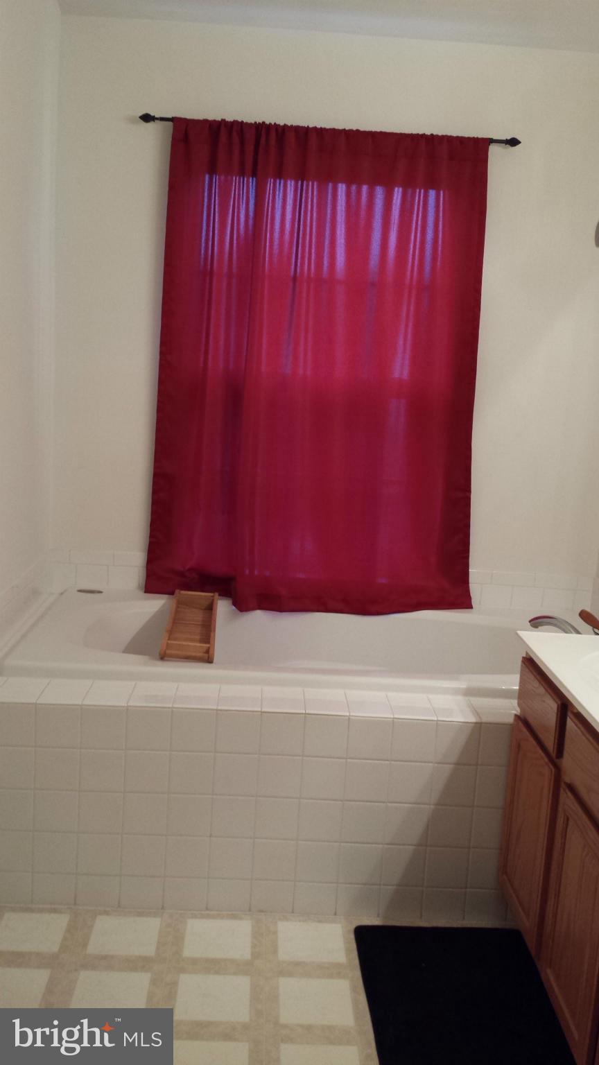 CENTRE VILLAGE - Residential Lease