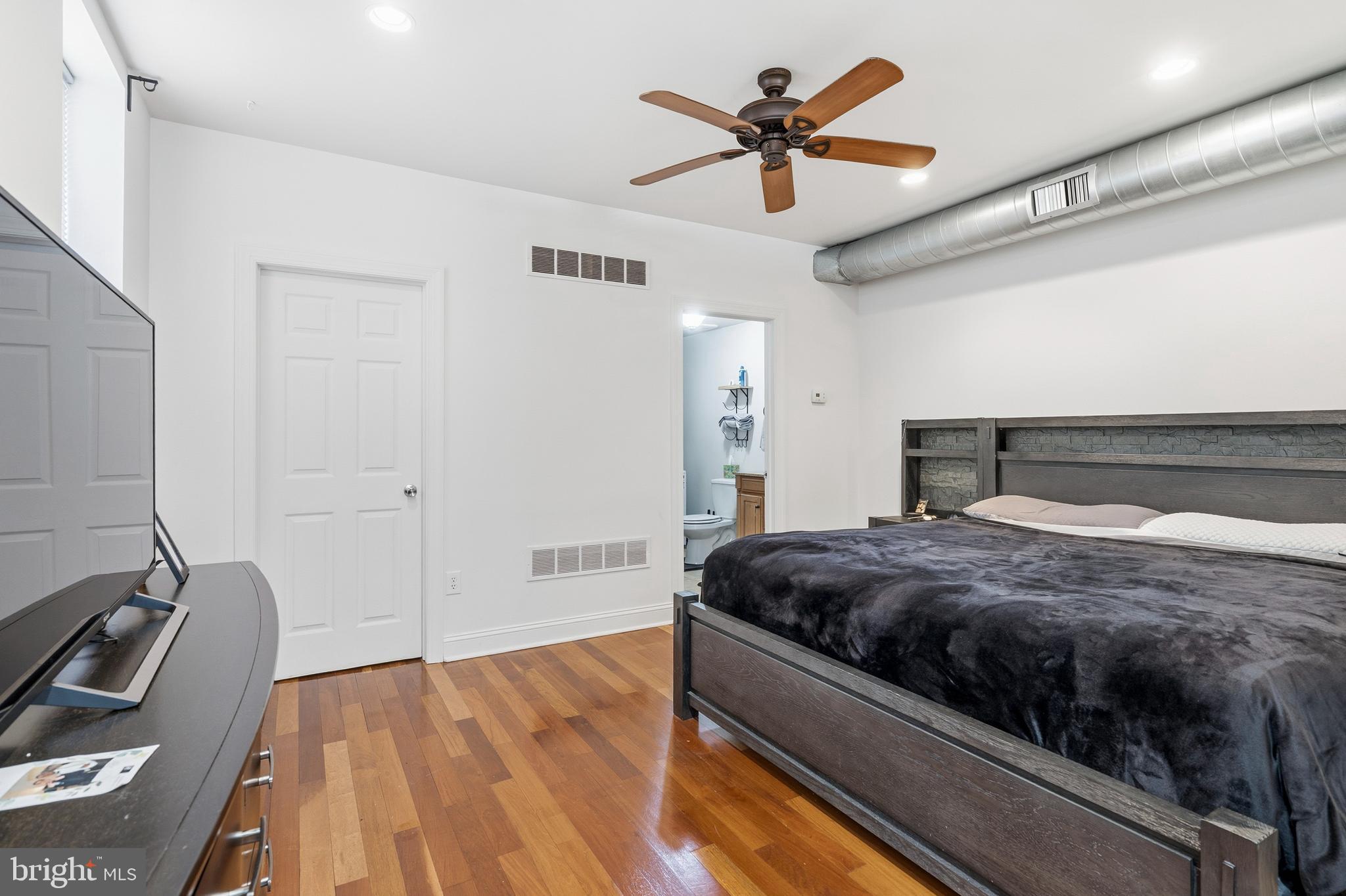 PASSYUNK SQUARE - Residential