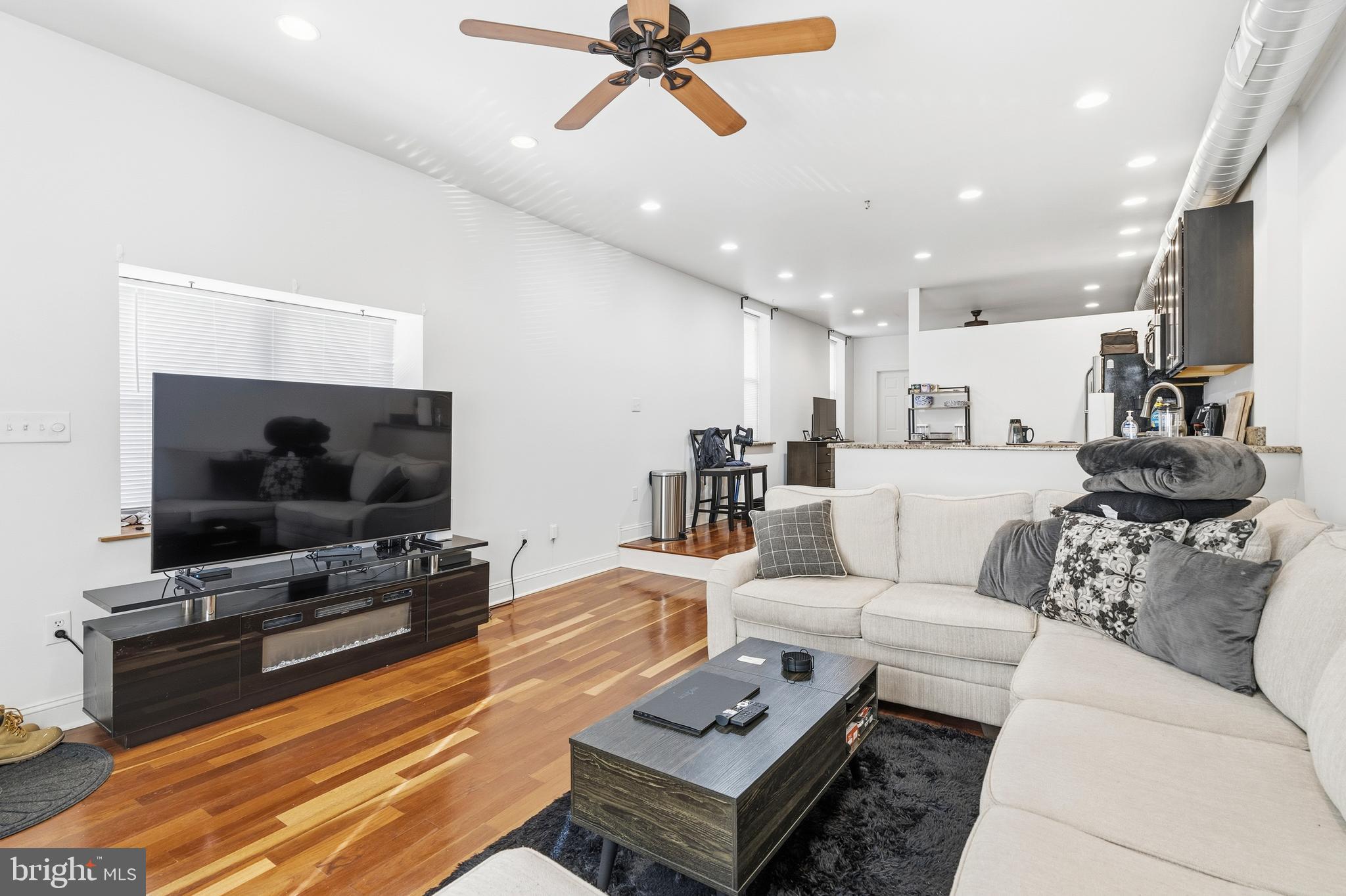 PASSYUNK SQUARE - Residential