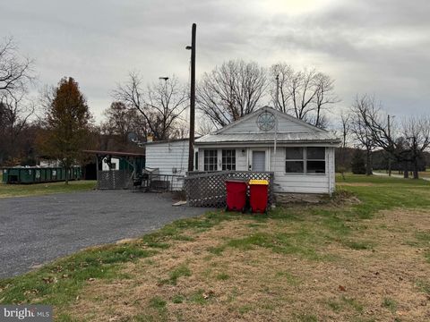 2 IRISH GAP ROAD NEWVILLE PA 17241