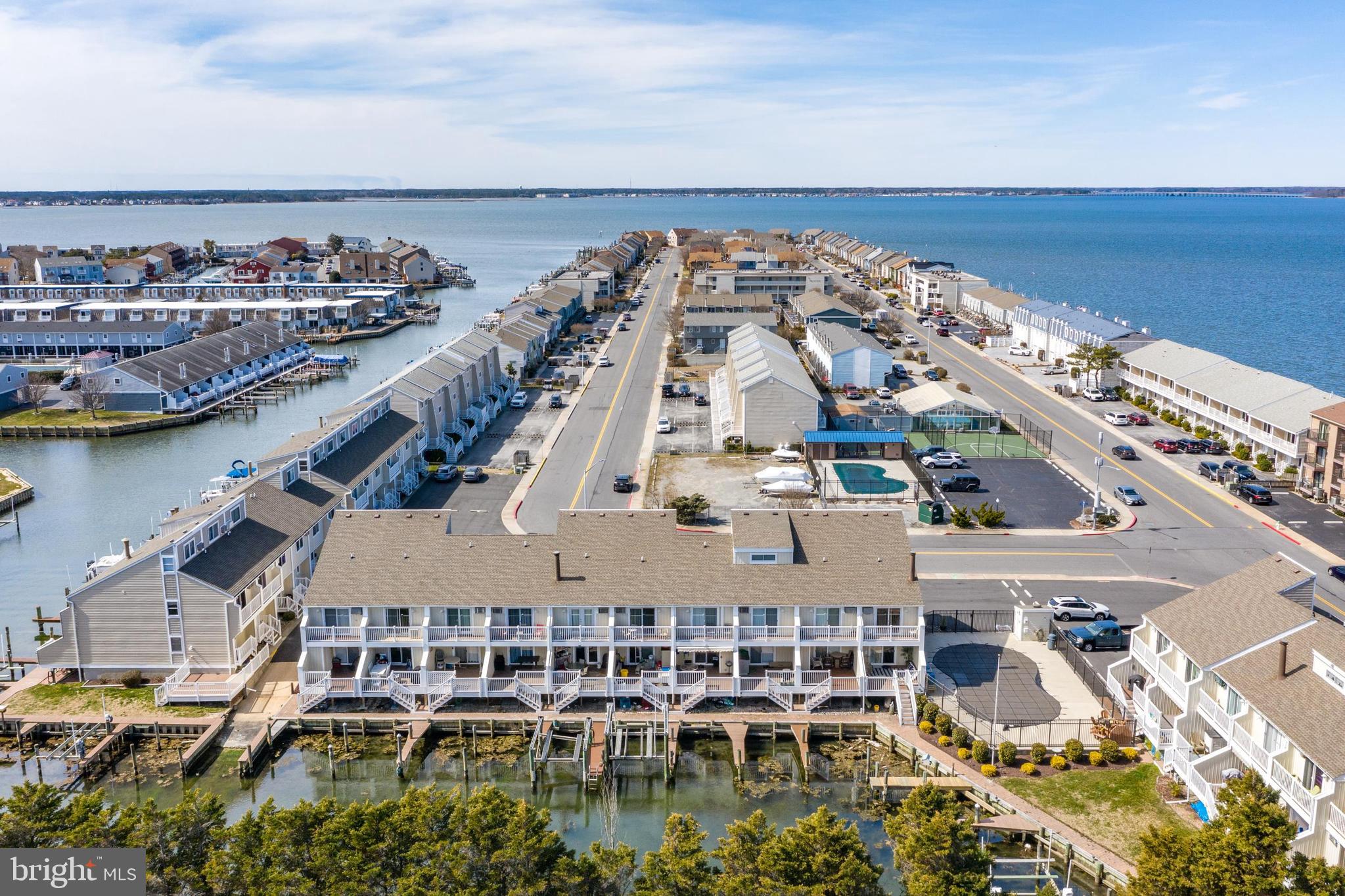 CAINE HARBOR MILE - Residential
