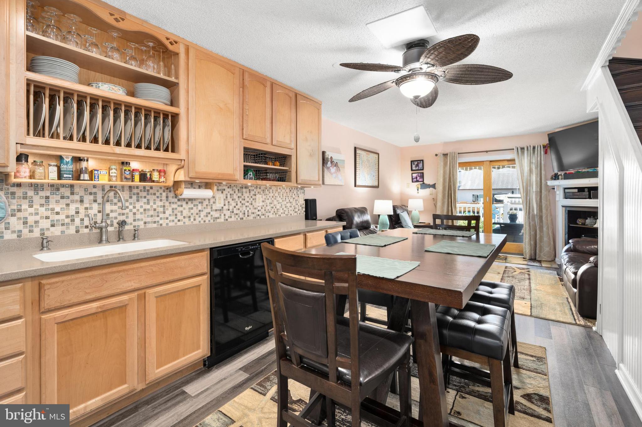 CAINE HARBOR MILE - Residential