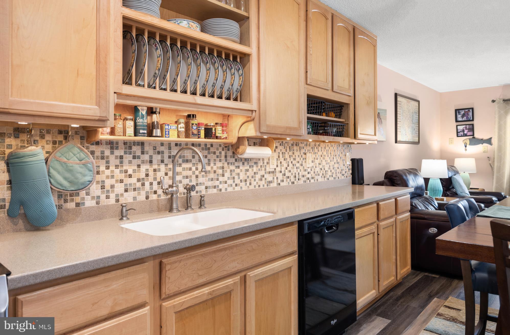 CAINE HARBOR MILE - Residential