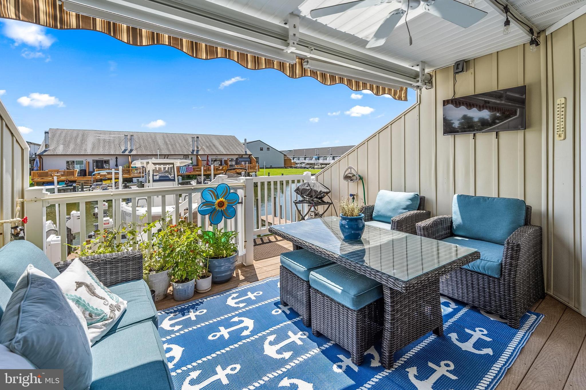 CAINE HARBOR MILE - Residential