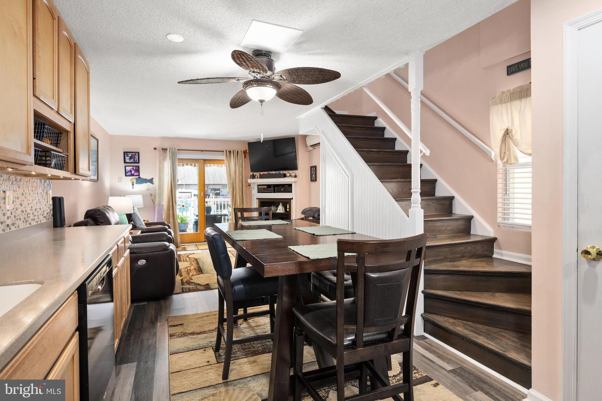 CAINE HARBOR MILE - Residential