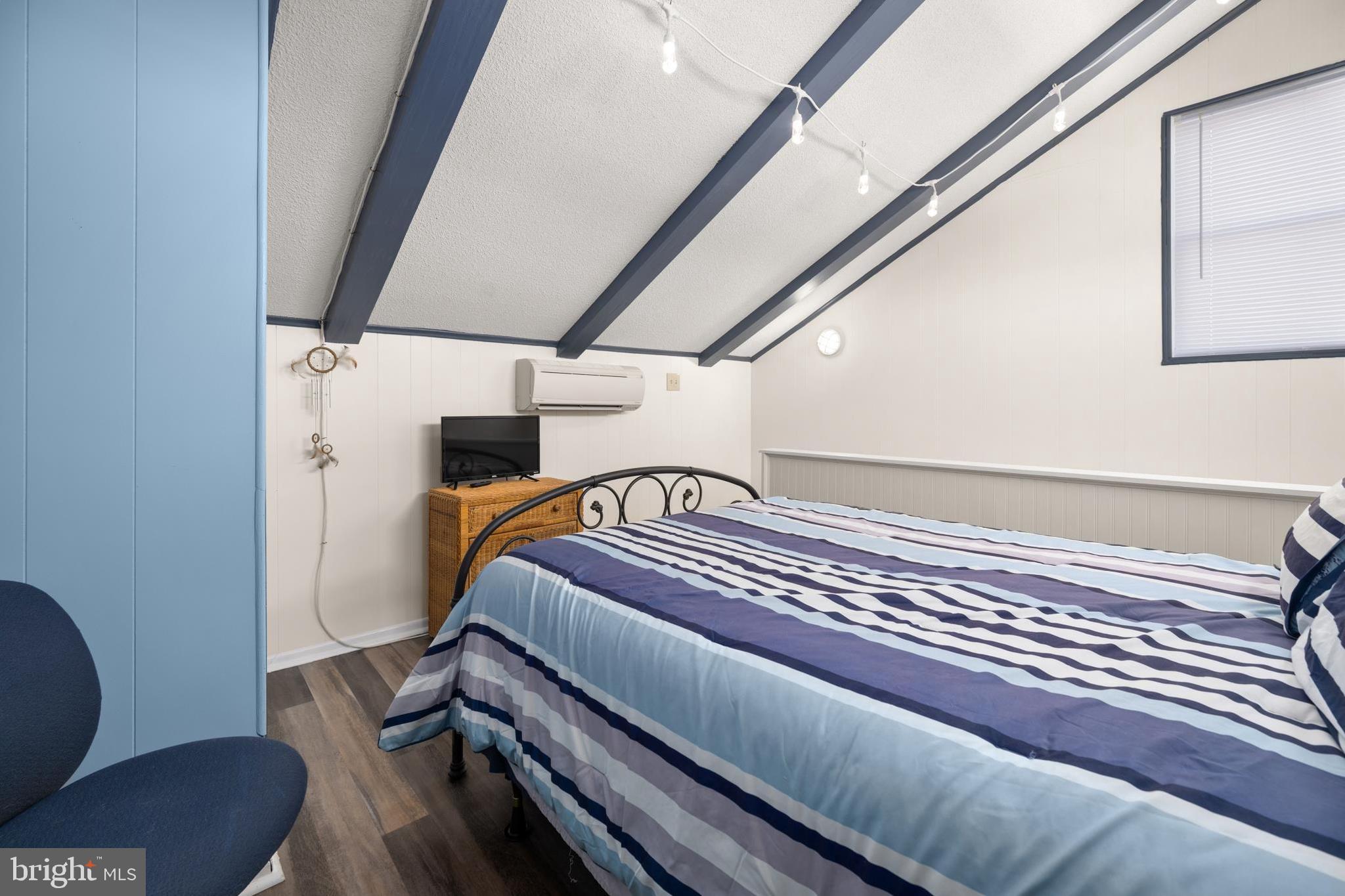 CAINE HARBOR MILE - Residential