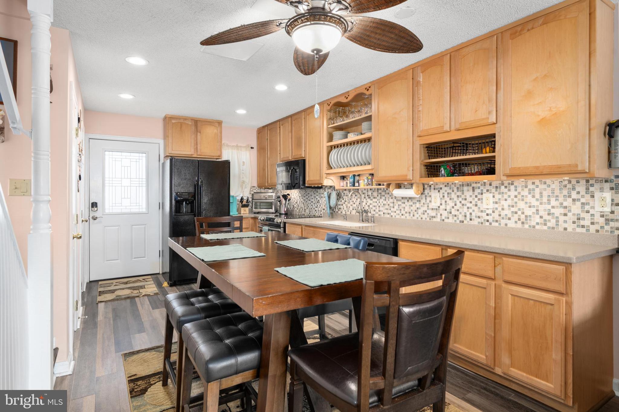 CAINE HARBOR MILE - Residential