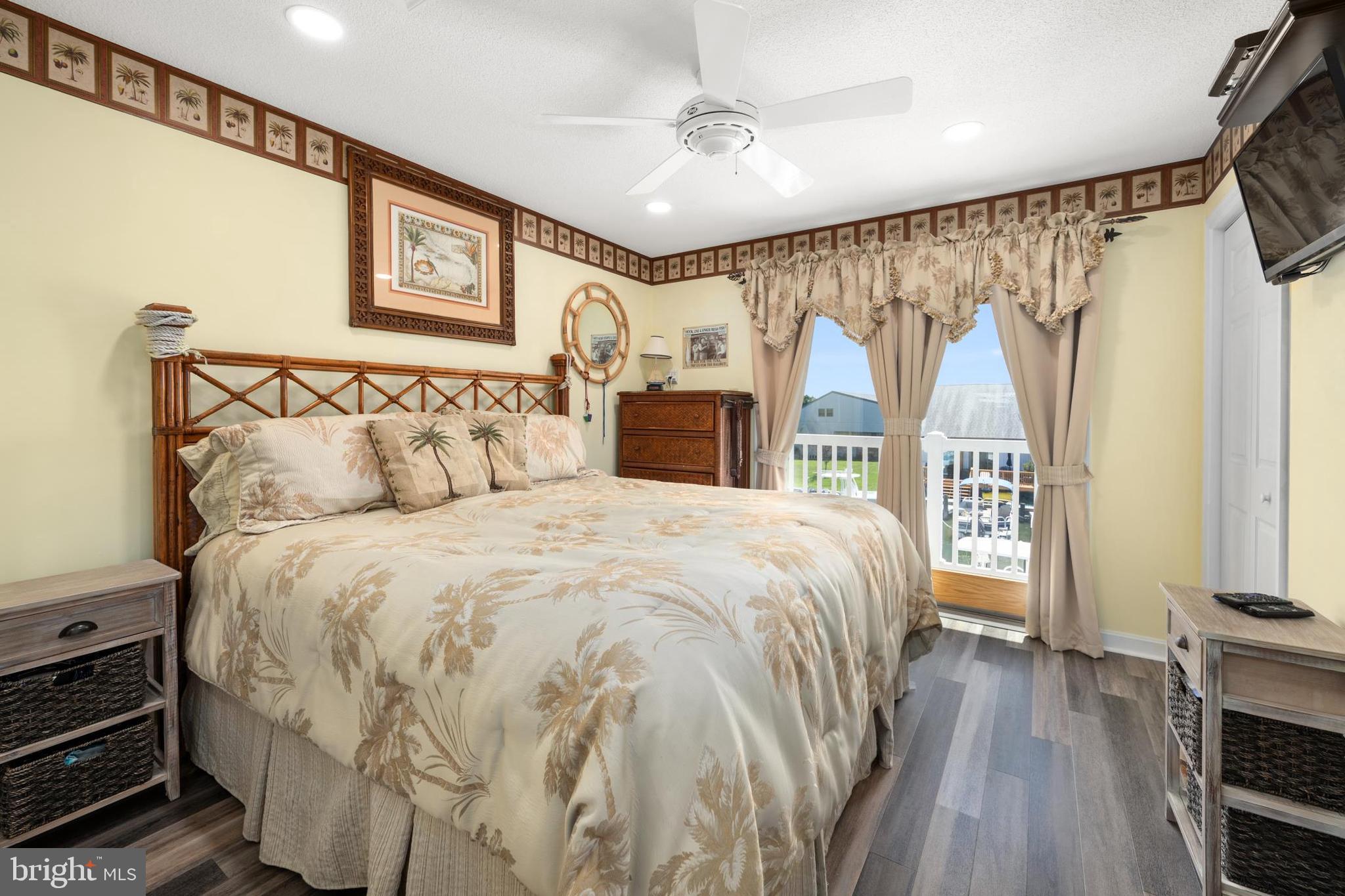 CAINE HARBOR MILE - Residential