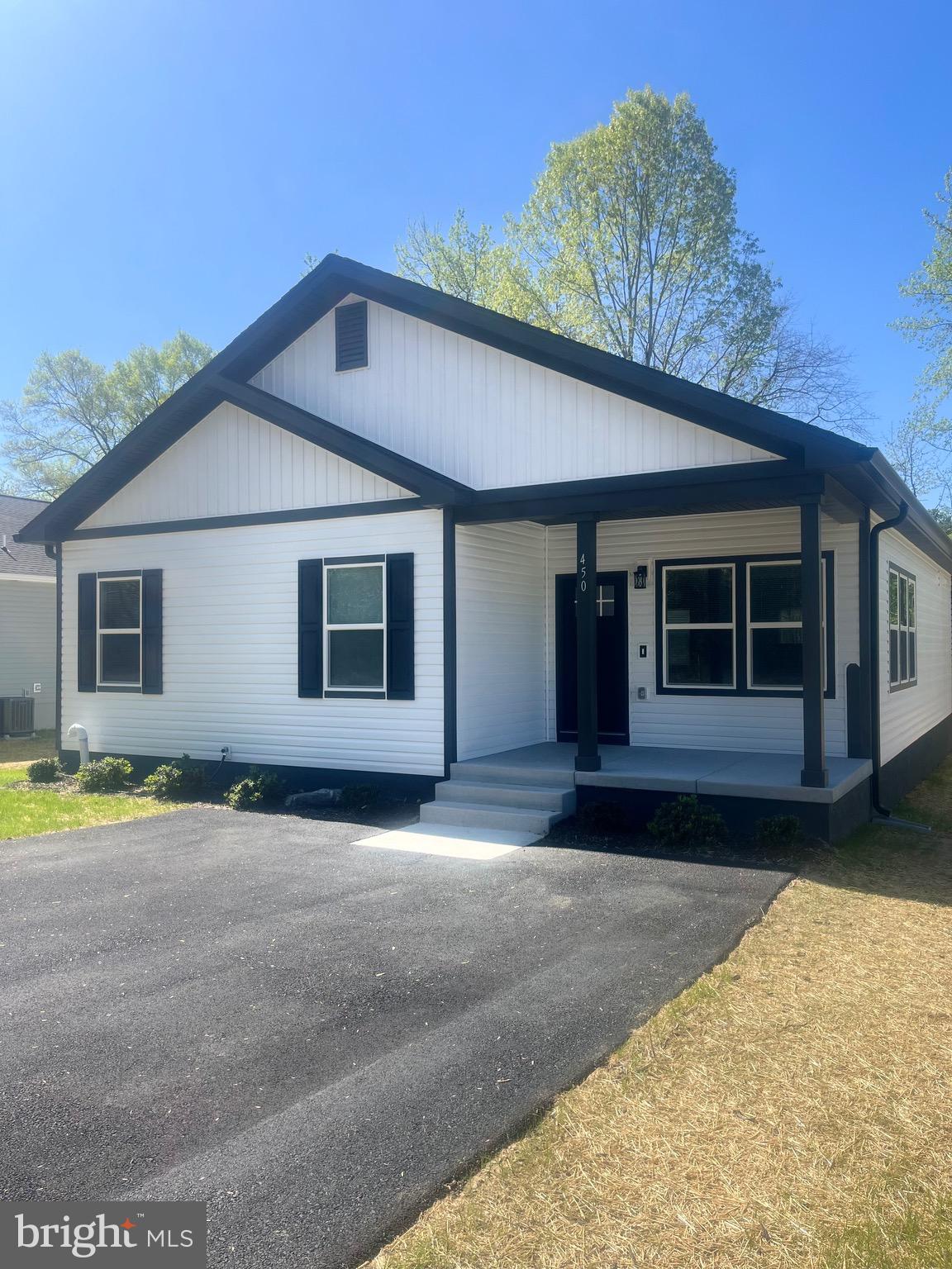 PLACID BAY EST ALBROUGH - Residential