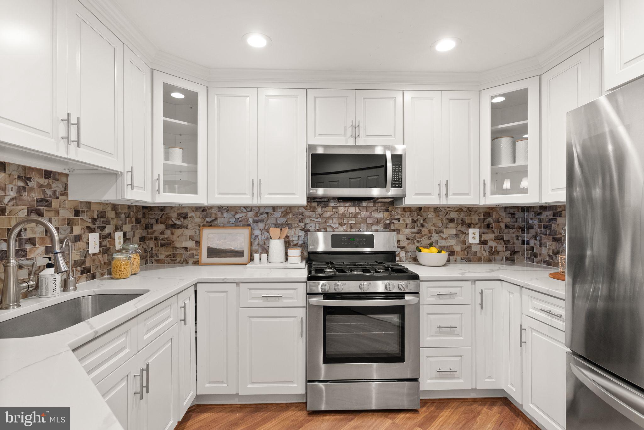 5565 SEMINARY ROAD 209