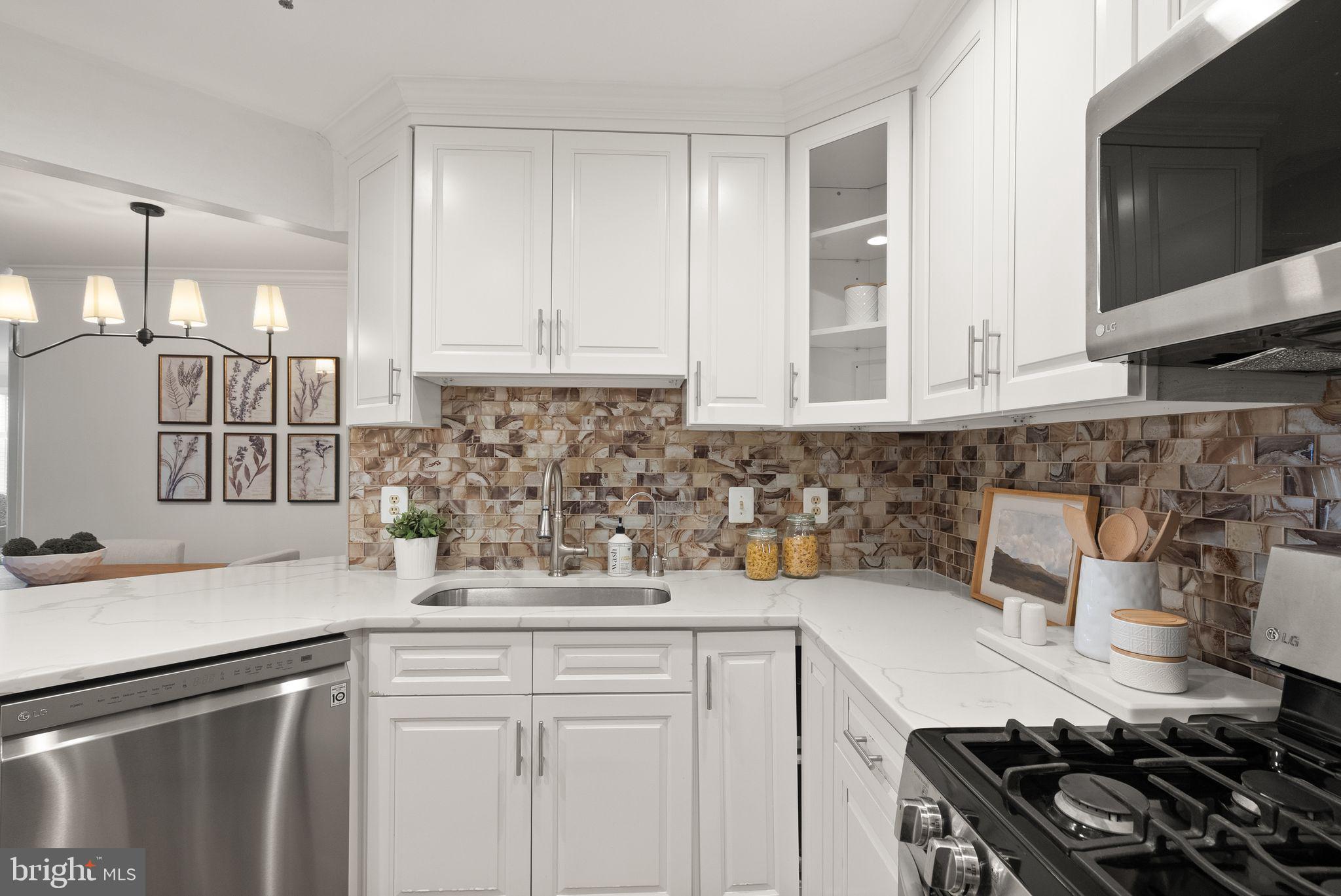 5565 SEMINARY ROAD 209