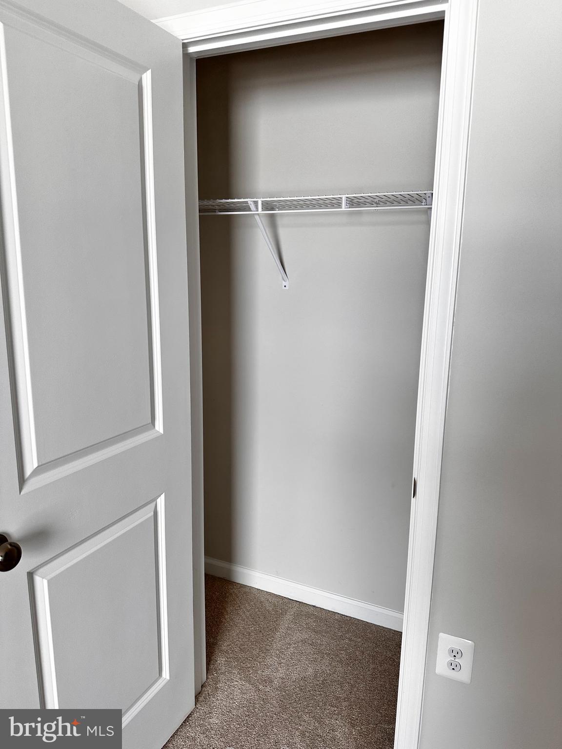 STONE SPRING - Residential Lease