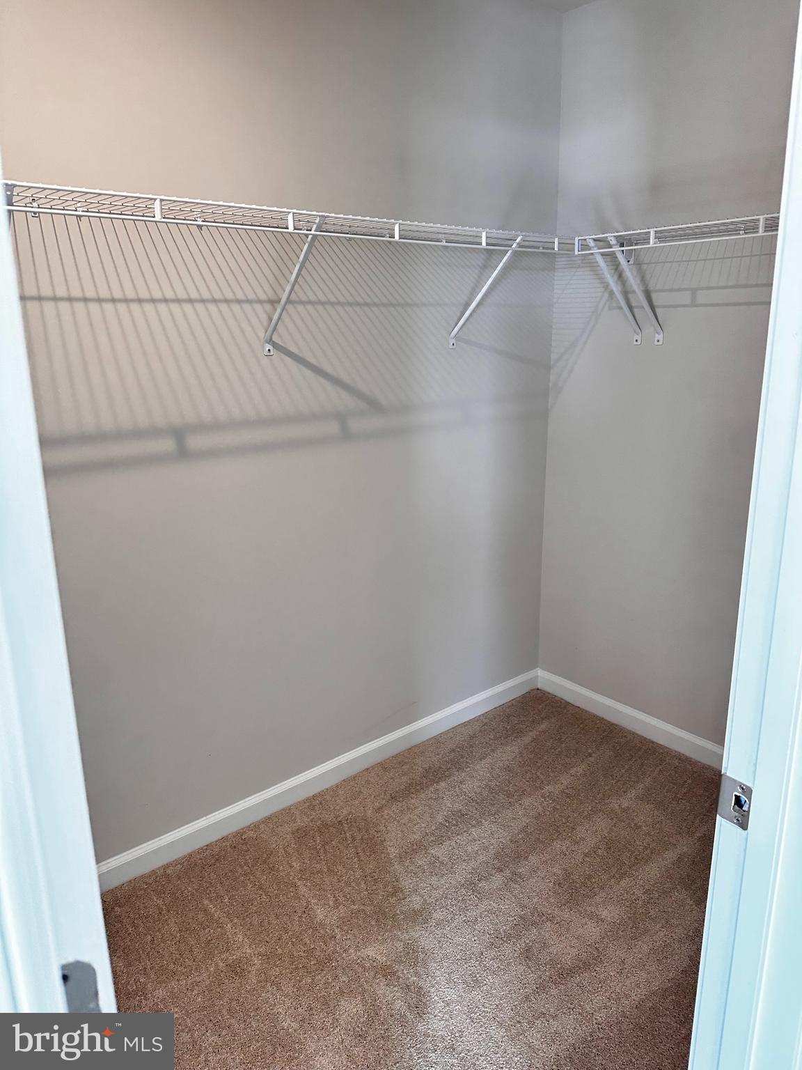 STONE SPRING - Residential Lease