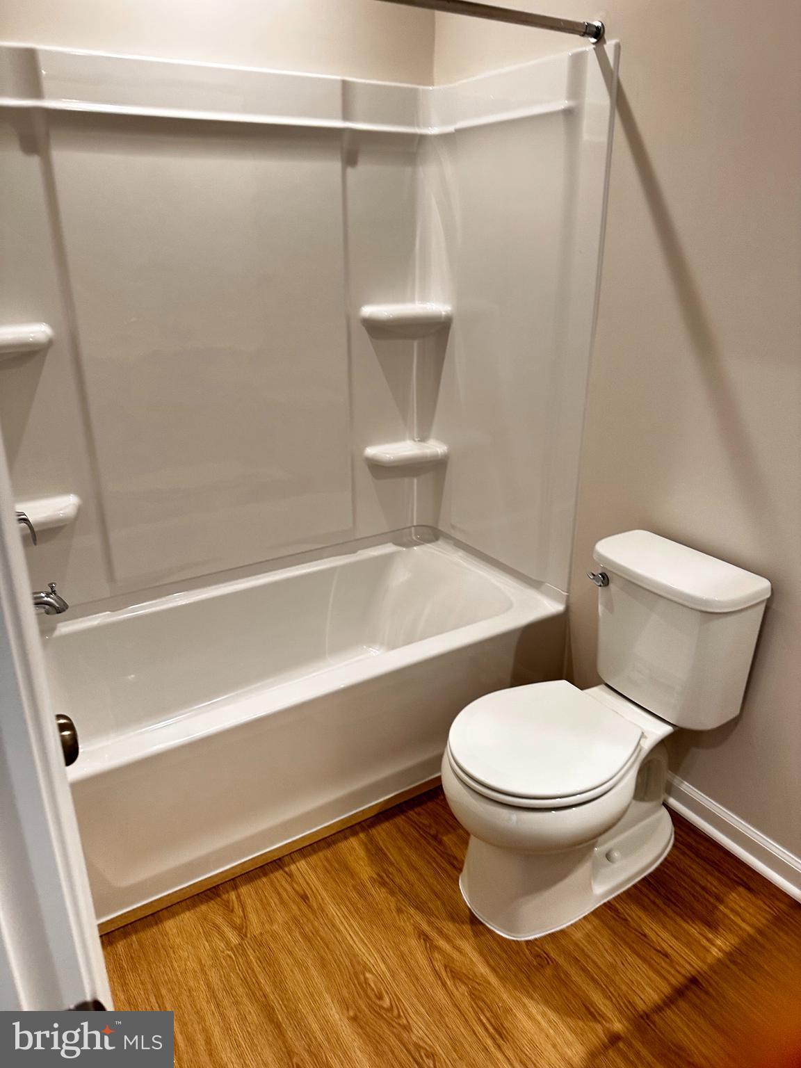 STONE SPRING - Residential Lease